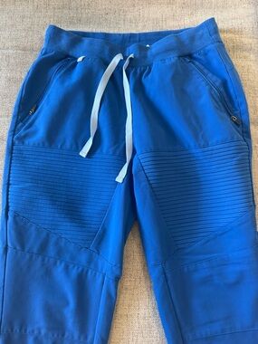 FIGS Women’s Scrub Moto Jogger Pants